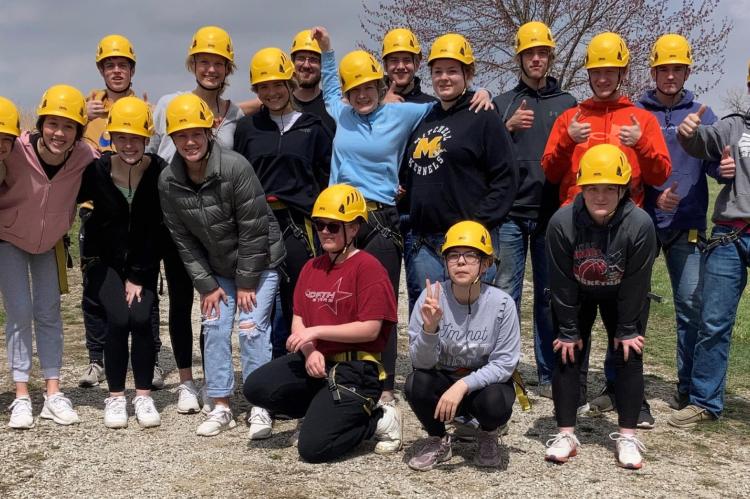 SENIOR TRIP LANDS CLASS IN MARYVILLE