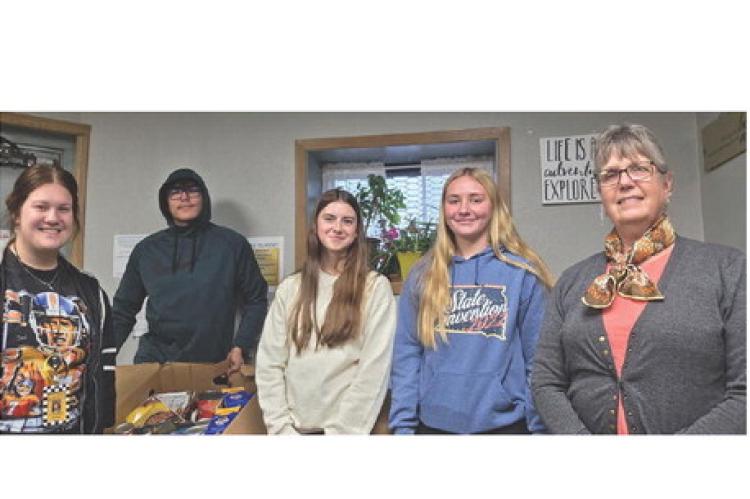 JUNIOR CLASS RAISES MONEY FOR AFTER PROM