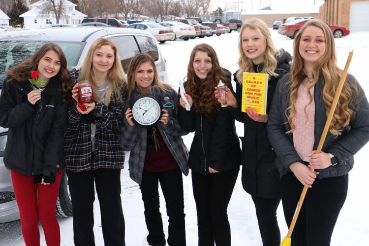 SWEETHEART SERENADE BY AVON CHOIR AS FUNDRAISER FOR SENIOR TRIP