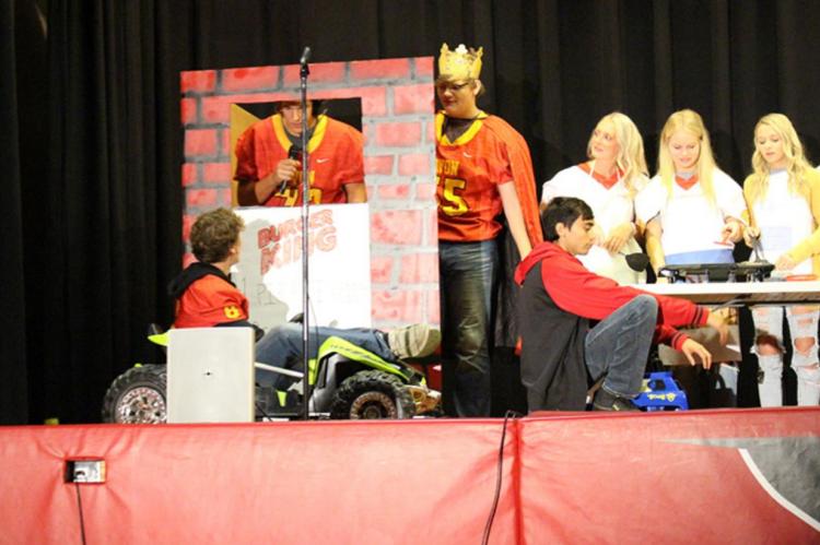 STUDENTS PARTICIPATE IN HOMECOMING ACTIVITIES