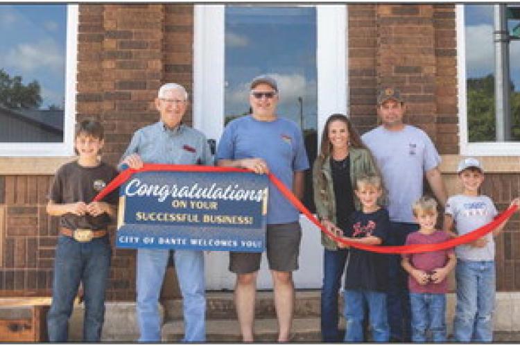 DANTE CELEBRATES NEW BUSINESSES AT RIBBON CUTTINGS