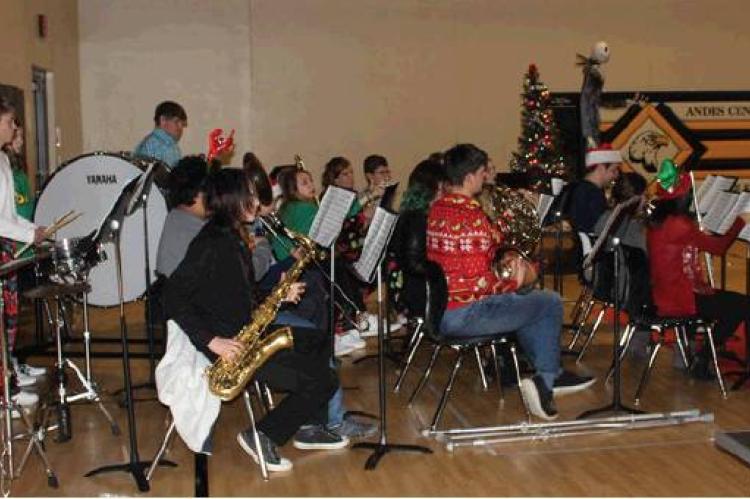 MS/HS CHRISTMAS PROGRAM HELD