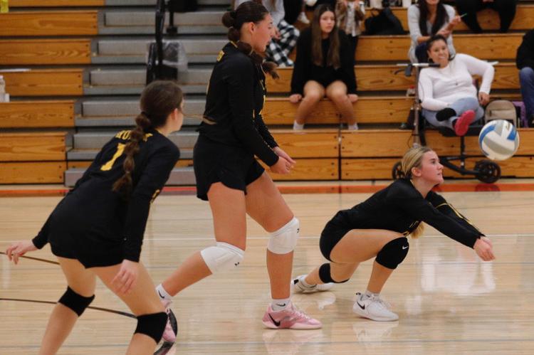 Callie Bergin, Audrey DeHaan and Gracie Ronfeldt
