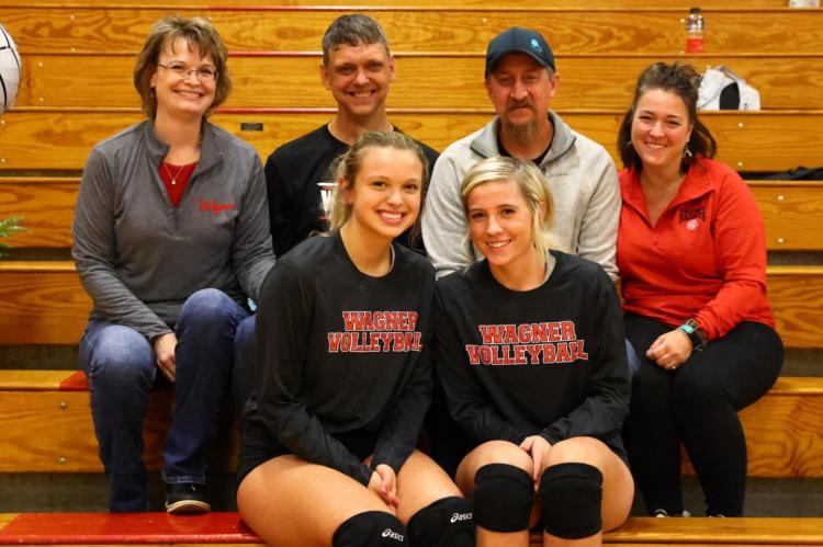 WAGNER SENIORS HONOR THEIR PARENTS