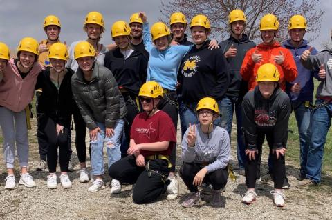 SENIOR TRIP LANDS CLASS IN MARYVILLE