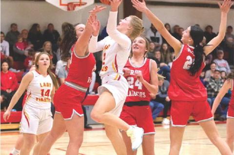LADY PIRATES TAKES THE LOSS TO WAGNER