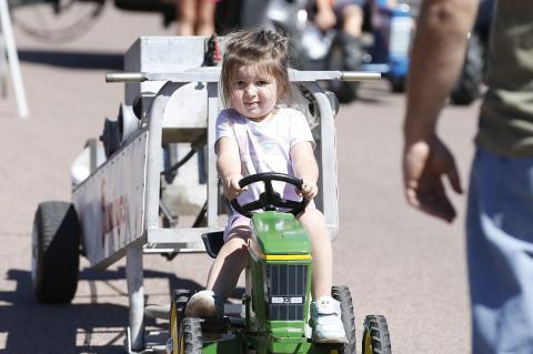 KIDS PEDAL PULL