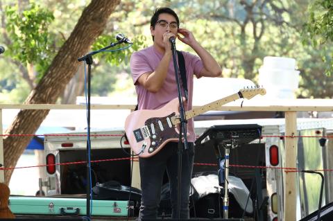 Article Image Alt Text