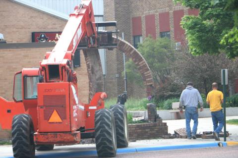 HISTORY AND UPDATE ON THE AVON BELL MEMORIAL