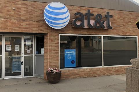 WAGNER AT&T STORE TO CLOSE