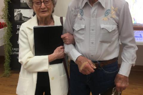 Article Image Alt Text