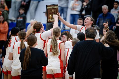 LADY RAIDERS ADVANCE TO STATE