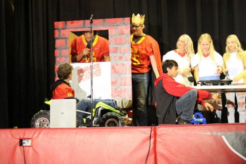 STUDENTS PARTICIPATE IN HOMECOMING ACTIVITIES