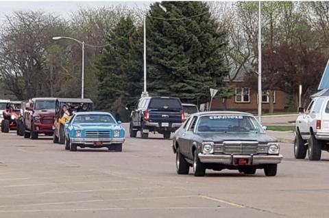CRUISE NIGHT WITH POPCORN AND ROOTBEER FLOATS
