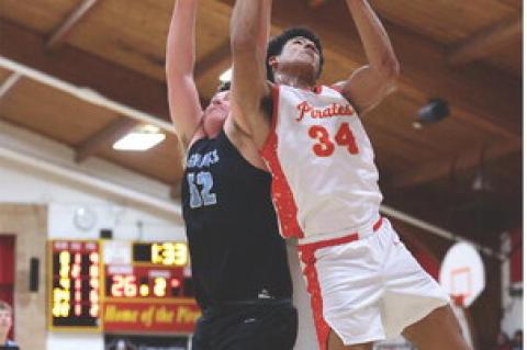Al'Shamon Gunter gets the rebound from TDA.