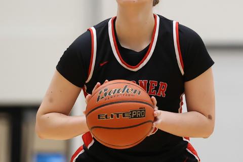 Ravyn Medricky at the free throw line.