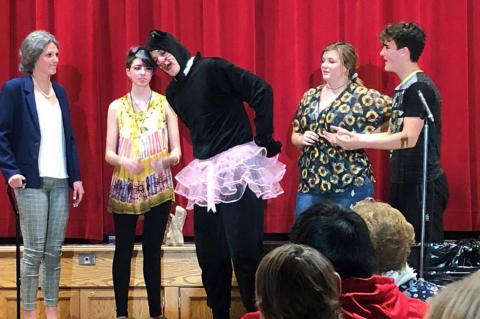 AVON SCHOOL PRESENT DINNER THEATER